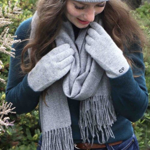 StephieAnn grey hat and gloves